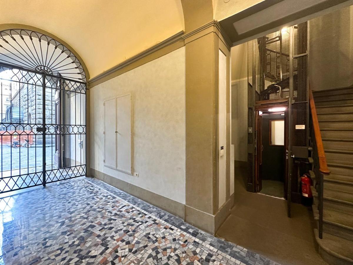 Penthouse In Palace Strozzi Florencia